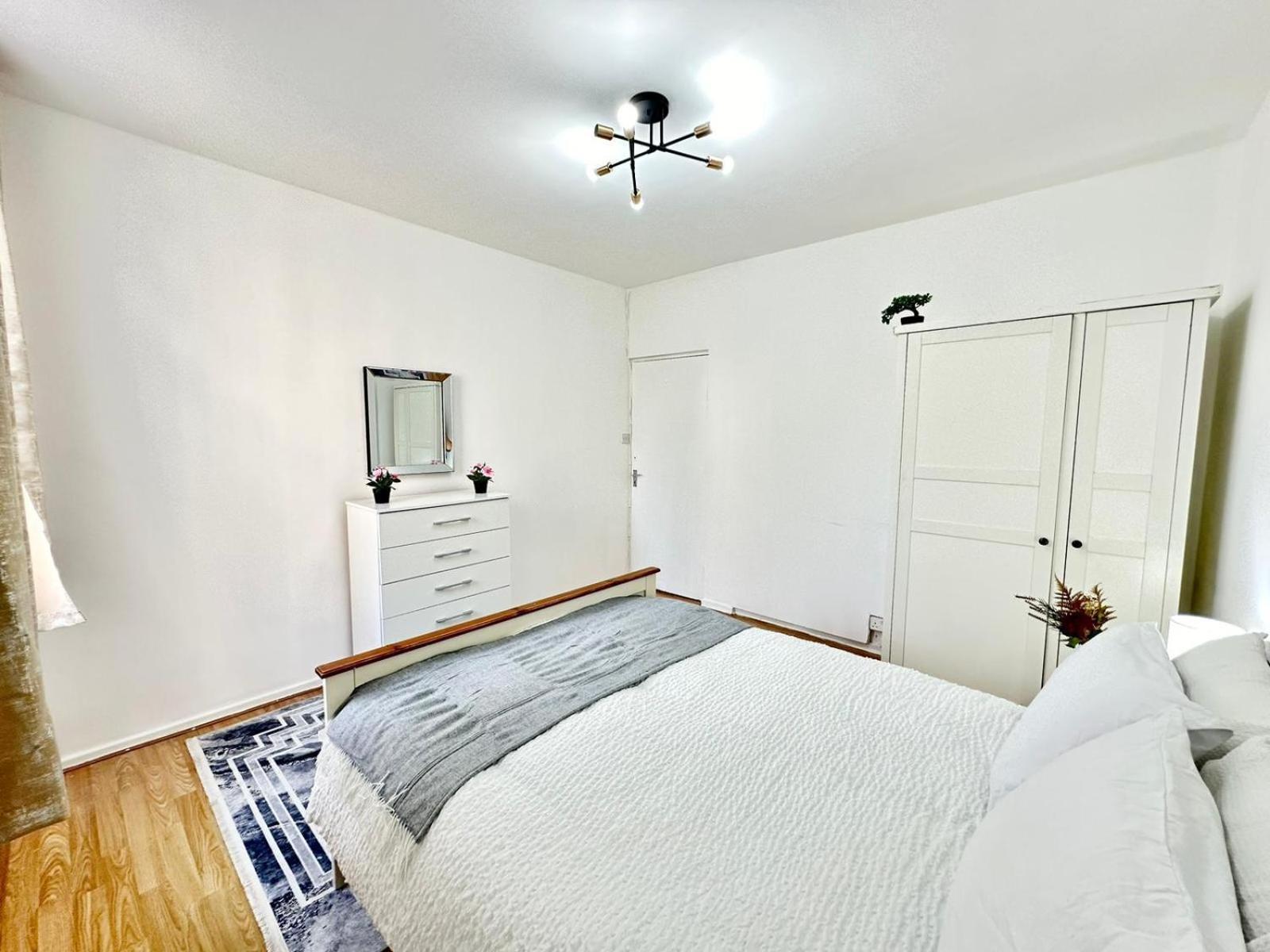 Paddington 2 Bedroom Cosy Apartment London